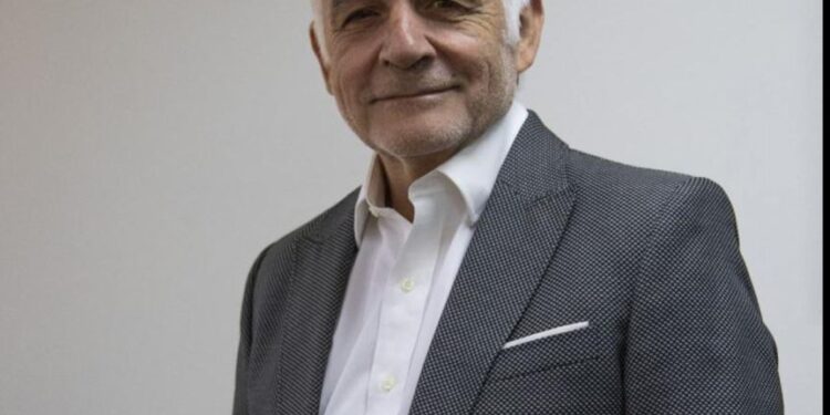 Iván Valenzuela Rabí recibe el Premio Minnovex 2024 por su impacto en la minería sostenible
