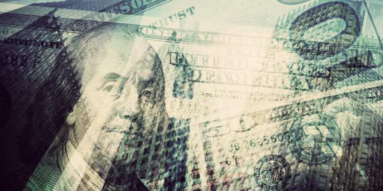 Dólar cierra con leve alza impulsado por la caída del cobre y tensiones comerciales