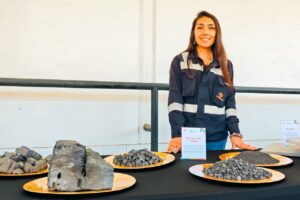 Muestra de escoria de cobre.Foto: Ministerio de Minería