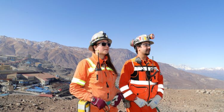 Codelco: Diez Años Liderando el Ranking ESG de Merco en la Minería Chilena