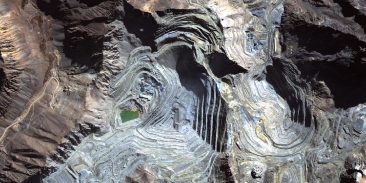 Trabajadores de Codelco valoran la alianza estratégica con Anglo American