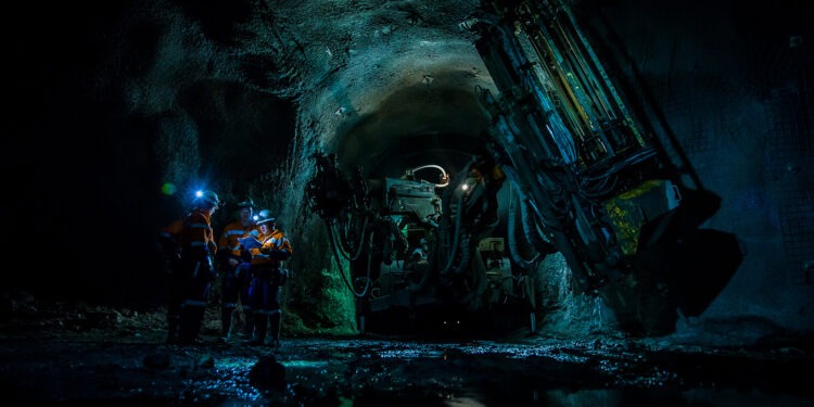 Rio Tinto lanza el Instituto de Minería Subterránea en Masa del Sur de Gobi en Oyu Tolgoi