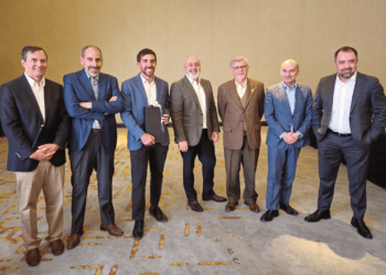 José Pablo Domínguez, Gerente General de ME Elecmetal; Felipe Lagno, Gerente Corporativo de Innovación y Tecnologías en Codelco; Nicolás Pons, Growth Leader en Aisoncore; Rodrigo Subiabre, Vicepresidente de Tecnología e Innovación en Anglo American; Leopoldo Reyes, Presidente del Directorio de CESCO; Jorge Cantallopts, Director Ejecutivo de CESCO. Créditos: InfoMINERIA