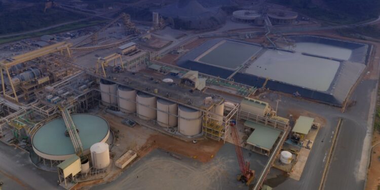 Newmont finaliza venta de operaciones Akyem y Porcupine