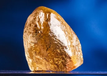 Rio Tinto descubre un excepcional diamante amarillo en su mina Diavik