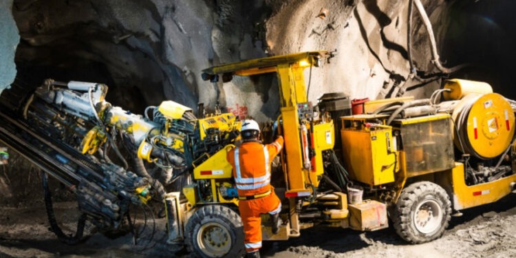 Usach crea método eficiente para extraer cobre de sulfuros