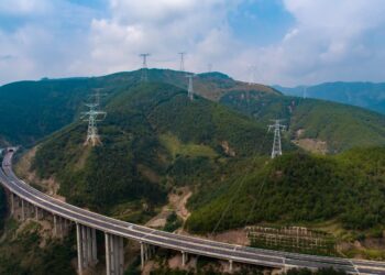 Línea de transmisión HVDC en China. Créditos: cedida