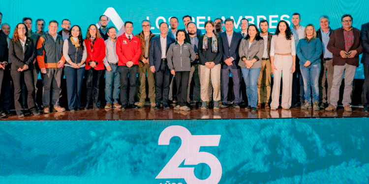 Los Pelambres celebra 25 años con minería sostenible