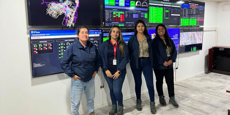 Distrito Candelaria Lidera Inclusión con Central de Control Femenina.