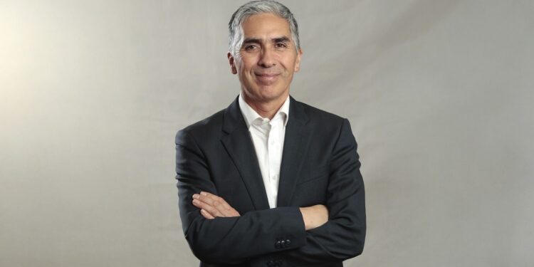 Marcelo Bustos asume como nuevo CEO de Sierra Gorda SCM
