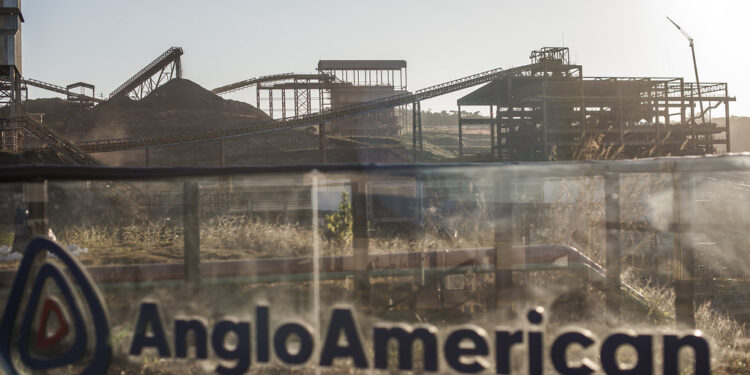 Anglo American reorganiza su liderazgo ejecutivo global