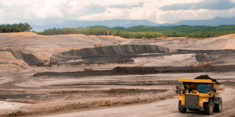 Teck realiza mantenimiento en CdA y puerto de QB en Chile