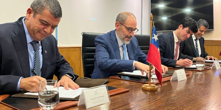 Codelco y USM sellan alianza tecnológica para minería sostenible
