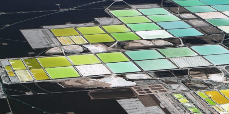 CChEN autoriza cuota de litio a Codelco en el Salar de Atacama