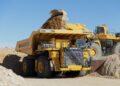 Barrick y Komatsu firman contrato por US$ 440 millones