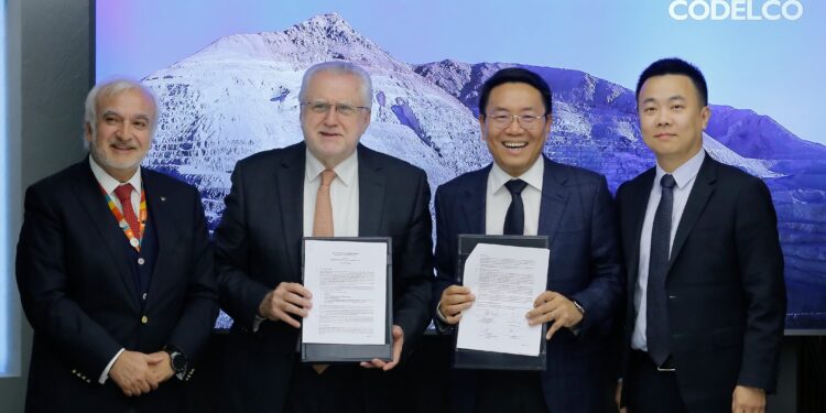 Codelco y Huawei impulsan alianza tecnológica minera