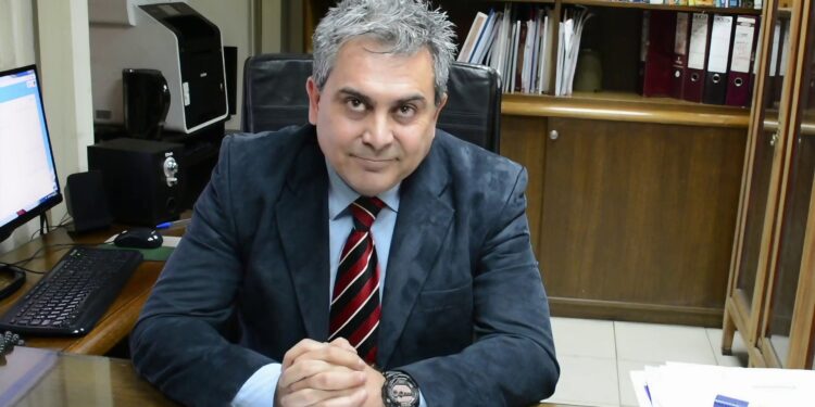 Marcelo Caverlotti Silva, director electo del Departamento de Ingeniería Geoespacial y Ambiental de la Usach. Foto: Usach.