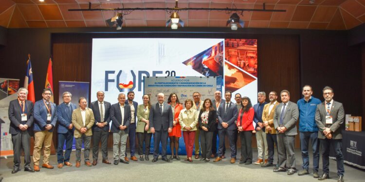 Firma del Acuerdo FURE fortalece fundición y refinería en Chile