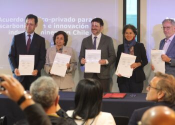 Gobierno y sector privado firman histórico acuerdo para la descarbonización de la minería chilena