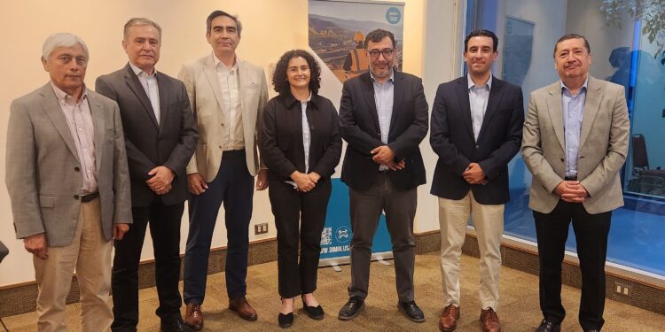 El Departamento de Ingeniería en Minas de la USACH reactivó su comité empresarial para fortalecer el vínculo entre academia e industria minera, con la participación de destacados ejecutivos del sector.