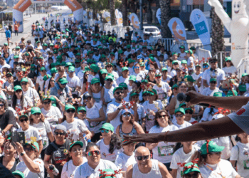 La Corrida Navideña de Antofagasta Minerals une a miles en la costanera de Antofagasta