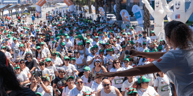 La Corrida Navideña de Antofagasta Minerals une a miles en la costanera de Antofagasta