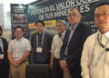Parte del equipo de JX Nippon Mining & Metals en Chile. Foto: InfoMINERIA