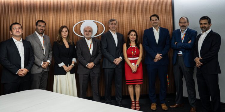 Codelco sella alianza histórica con Microsoft para automatizar sus minas y blindar su ciberseguridad