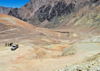 Lundin Mining acelera su expansión en Chile comprando más de Caserones y entrando al megaproyecto Los Helados