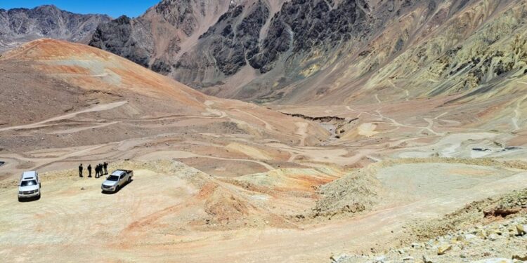 Lundin Mining acelera su expansión en Chile comprando más de Caserones y entrando al megaproyecto Los Helados