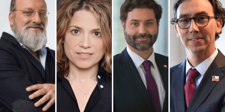 De izquierda a derecha: Bracey Wilson, ingeniero comercial; Carmen Luz Assadi, periodista; Julio Pertuzé, ingeniero civil y exsubsecretario de Economía; Raúl Figueroa, exministro de Educación. Créditos: cedida.