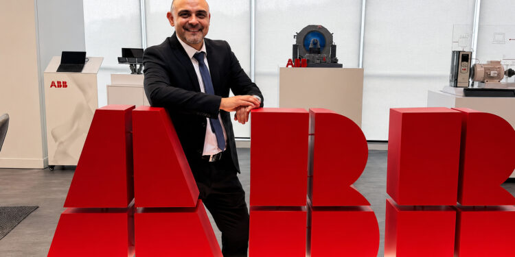 Oscar Rubio Miranda, Product Marketing Specialist de ABB Chile Electrificación. Créditos: cedida