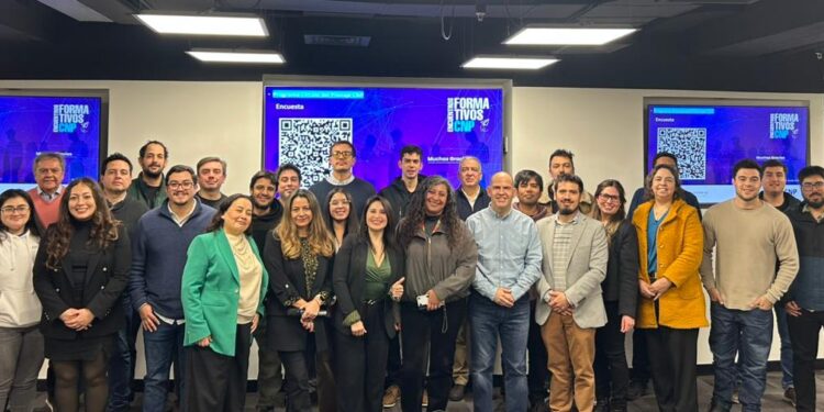 Participantes del sexto encuentro formativo del Círculo de Pilotaje de CNP, desarrollado junto al Centro de Innovación UC. Créditos: cedida