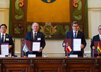 "Chile, Argentina, Bolivia y Perú firman declaración sobre minerales estratégicos"