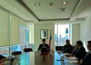 alt: "la Cámara Minera de Chile se reúne con el subsecretario de Minería Álvaro González"