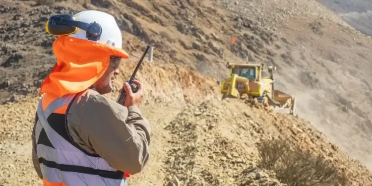 alt: "proyecto de oro El Zorro de Tesoro Gold en Atacama, primera reserva de mineral"