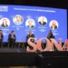 Panel de expertos y autoridades debatiendo durante la Cumbre de la Minería 2026.