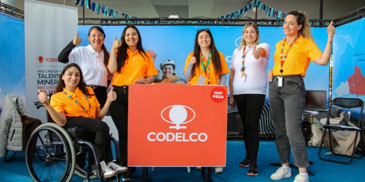 alt: "Codelco en el FestiDEI de Antofagasta, orientación e inclusión laboral para personas con discapacidad"