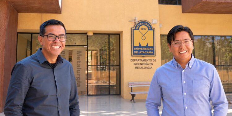alt: "académicos de la Universidad de Atacama con dos patentes de tecnologías para la minería"