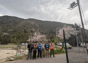 alt: "monitoreo preventivo de Sernageomin en el Cerro Divisado de San José de Maipo"