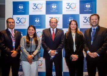 alt: "Jorge Gómez de Codelco expone sobre abastecimiento minero en el encuentro de Sonami"