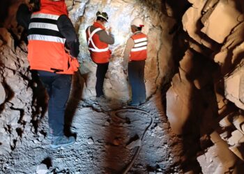 alt: "PAMMA Reactiva en Antofagasta apoya a pequeños mineros a recuperar sus faenas"