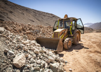 alt: "el Gobierno suspende los remates mineros a pequeños mineros de zonas afectadas por los temporales"