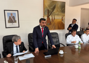 alt: "Sernageomin refuerza la seguridad minera en Antofagasta con empresas, gremios y parlamentarios"