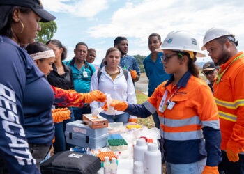 alt: "monitoreo ambiental participativo en la mina Pueblo Viejo de Barrick"